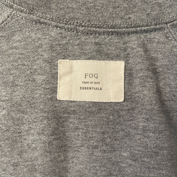 Fear of God Essentials Crewneck - Picture 5 of 5